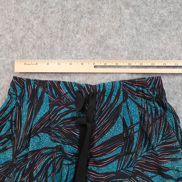 Lululemon Shorts Womens Size 6 Spring Break Away Stretch 3" Palm Lace Tofino - Picture 2 of 7